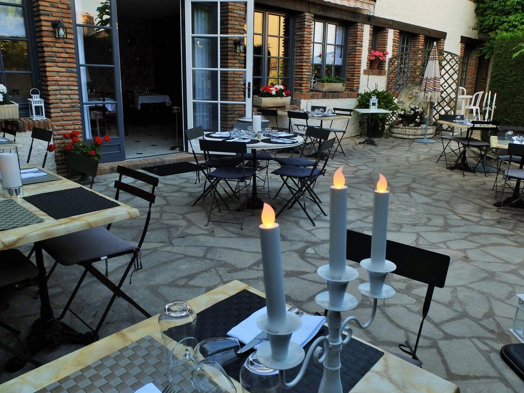 Auberge Du Grand Dauphin Dhuizon 외부 사진