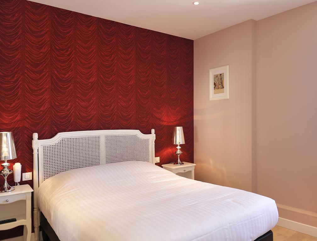 Auberge Du Grand Dauphin Dhuizon 객실 사진