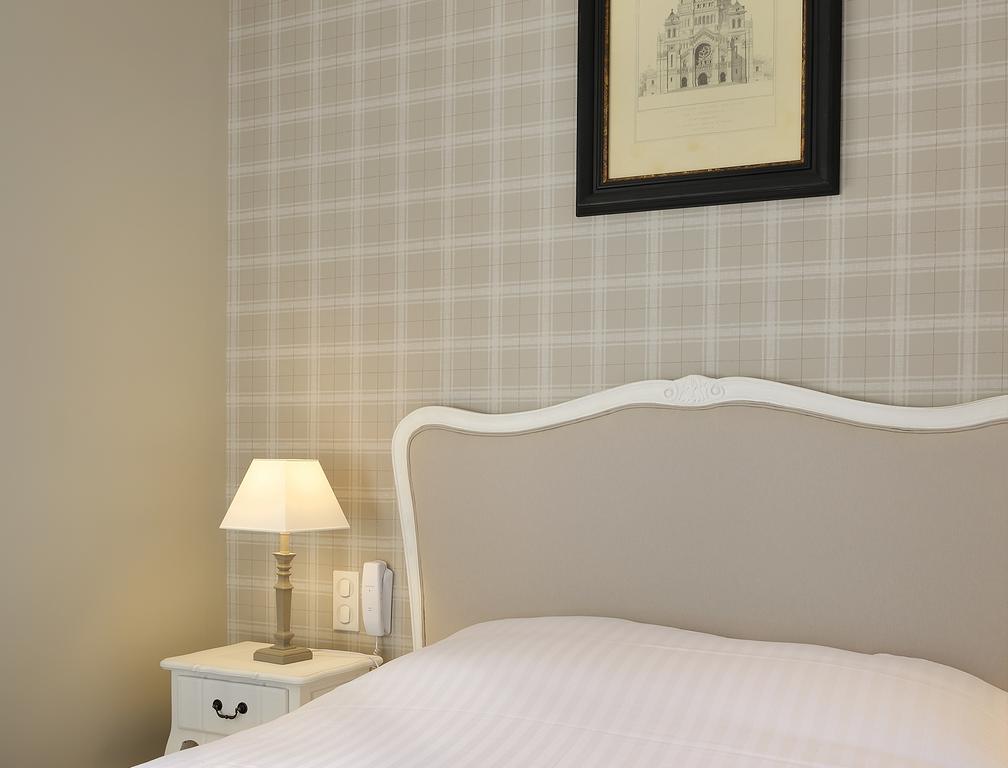 Auberge Du Grand Dauphin Dhuizon 객실 사진