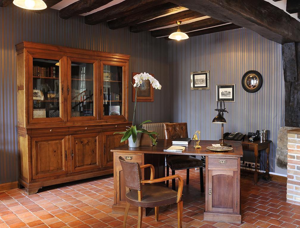 Auberge Du Grand Dauphin Dhuizon 외부 사진