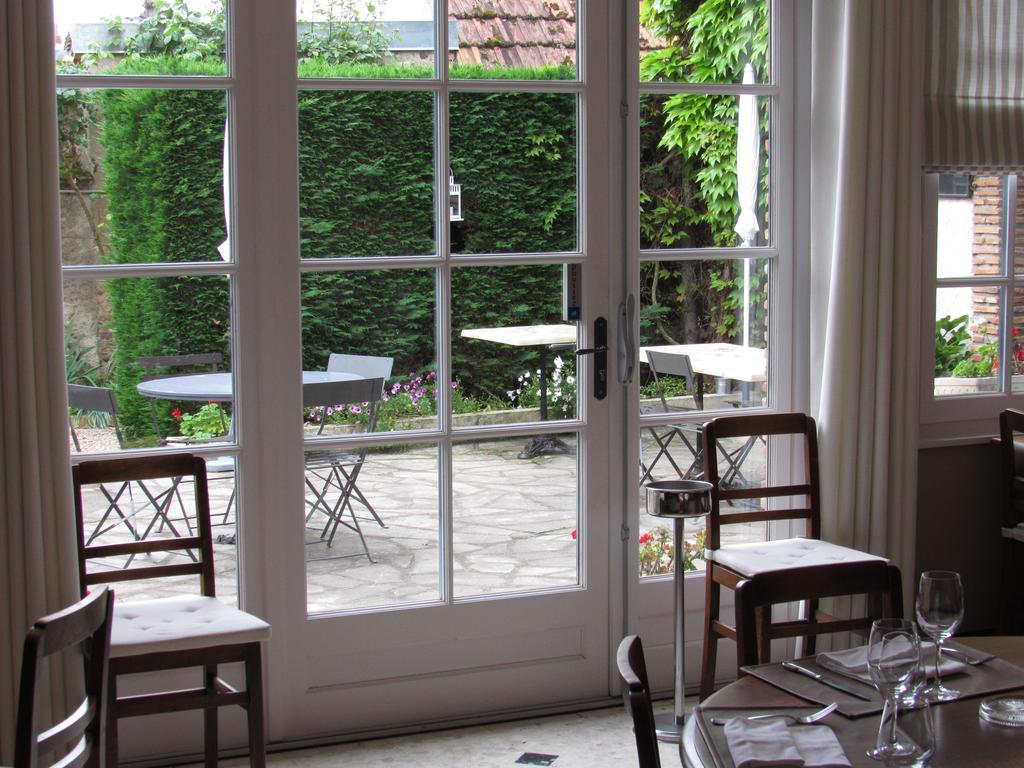 Auberge Du Grand Dauphin Dhuizon 외부 사진