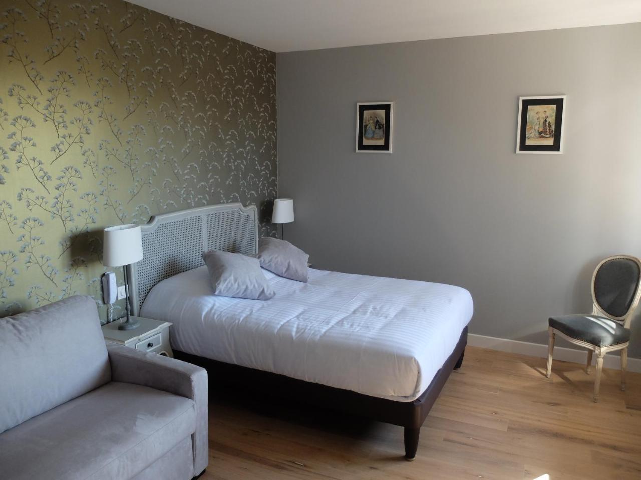 Auberge Du Grand Dauphin Dhuizon 외부 사진
